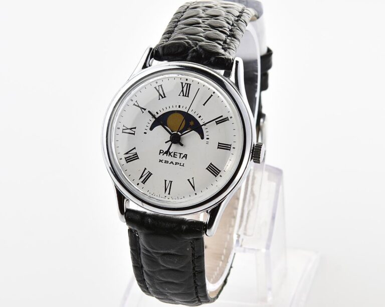Excellent soviet Raketa MOON PHASES quartz watch