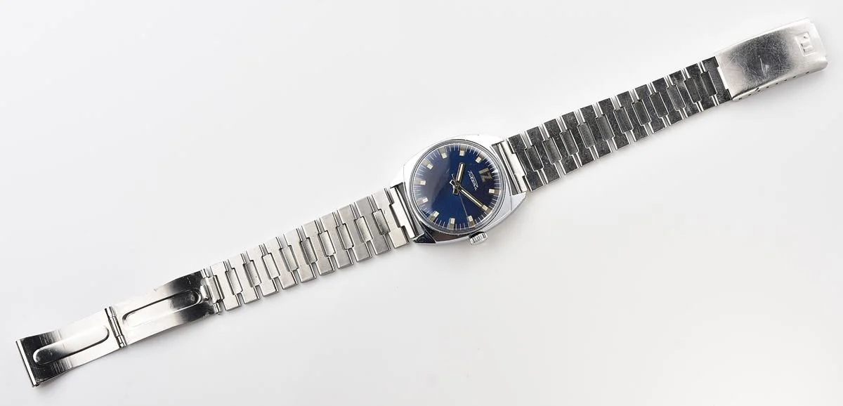 Soviet Raketa vintage mechanical watch with antimagnetic movement 2610!
