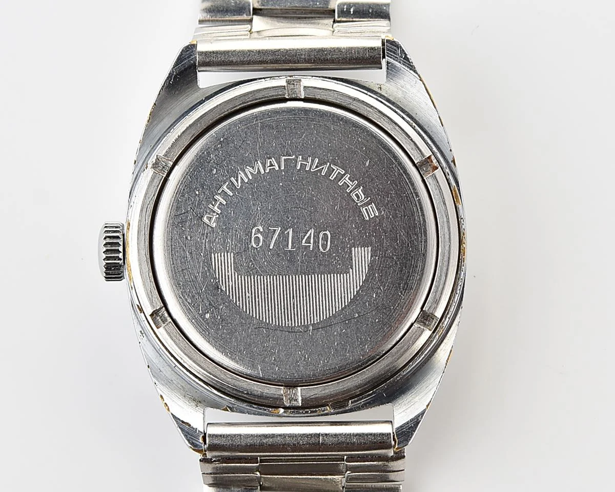 Soviet Raketa vintage mechanical watch with antimagnetic movement 2610!