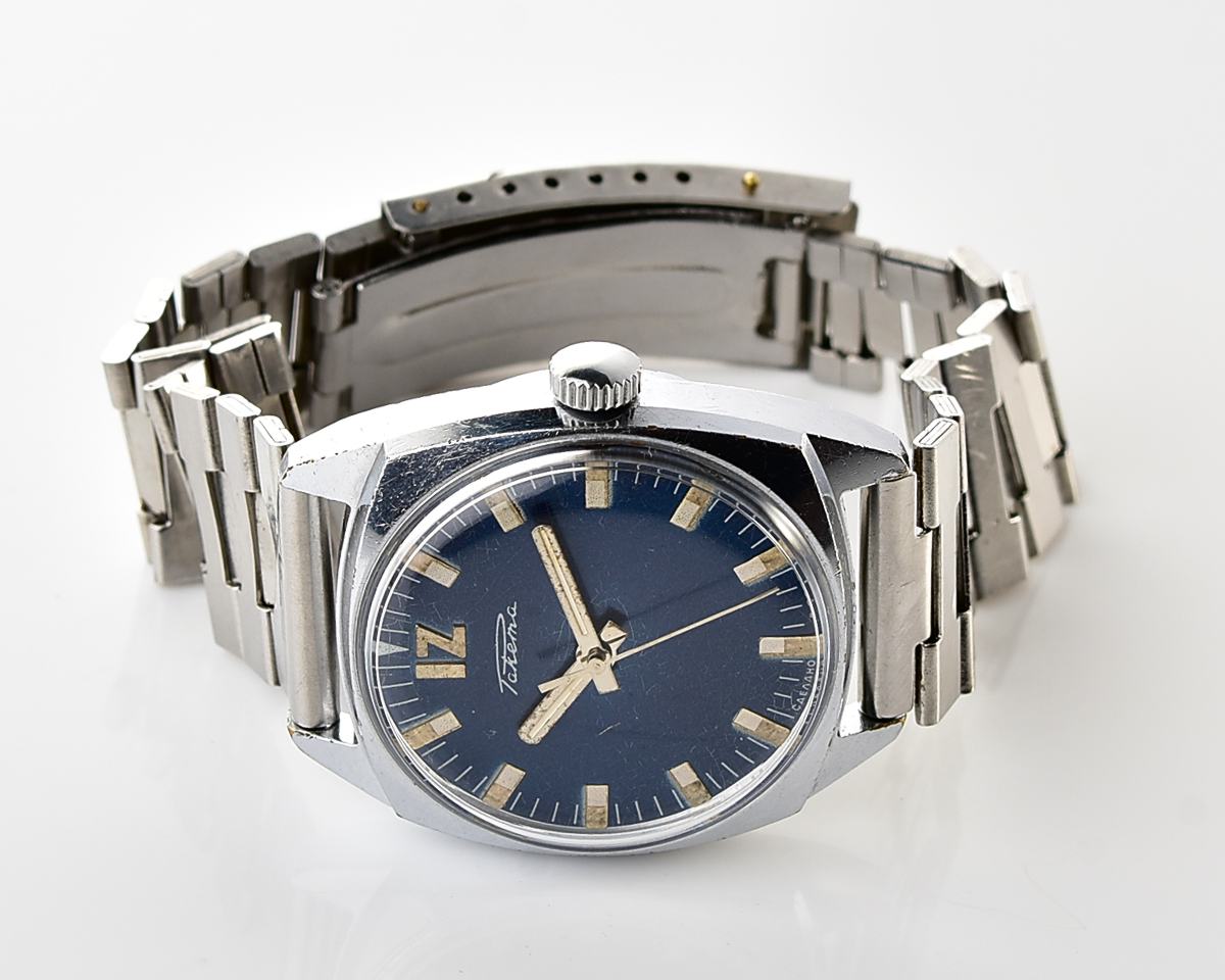 Soviet RAKETA vintage mechanical watch with antimagnetic movement 2610!