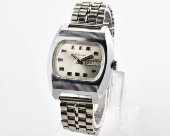 Vintage Soviet Raketa mechanical wristwatch