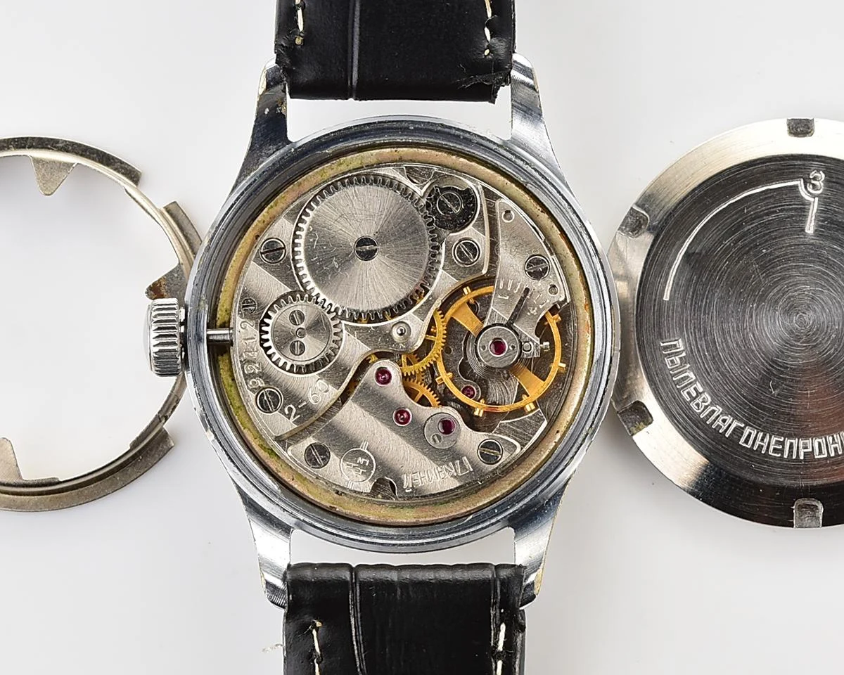 Rare! Vintage Soviet Saturn mechanical watch from the 1950s