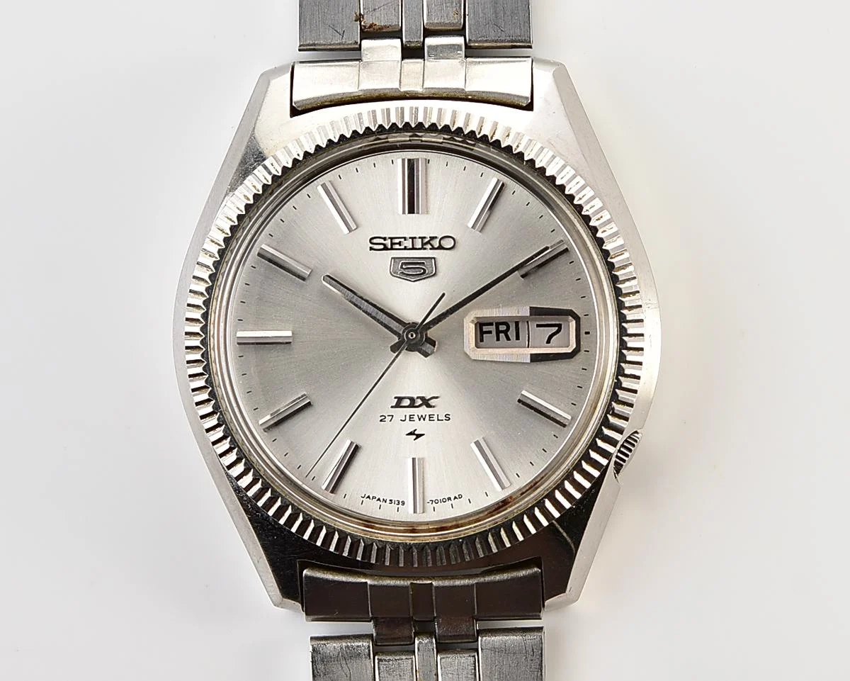 Vintage Seiko 5 DX (Deluxe) – Silver Sunburst Day-Date from November 1967
