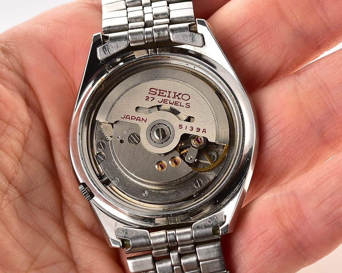 Vintage Seiko 5 DX (Deluxe) – Silver Sunburst Day-Date from November 1967