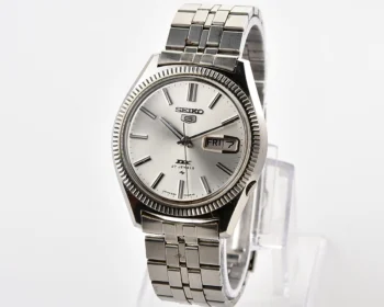 Vintage Seiko 5 DX (Deluxe) – Silver Sunburst Day-Date from November 1967