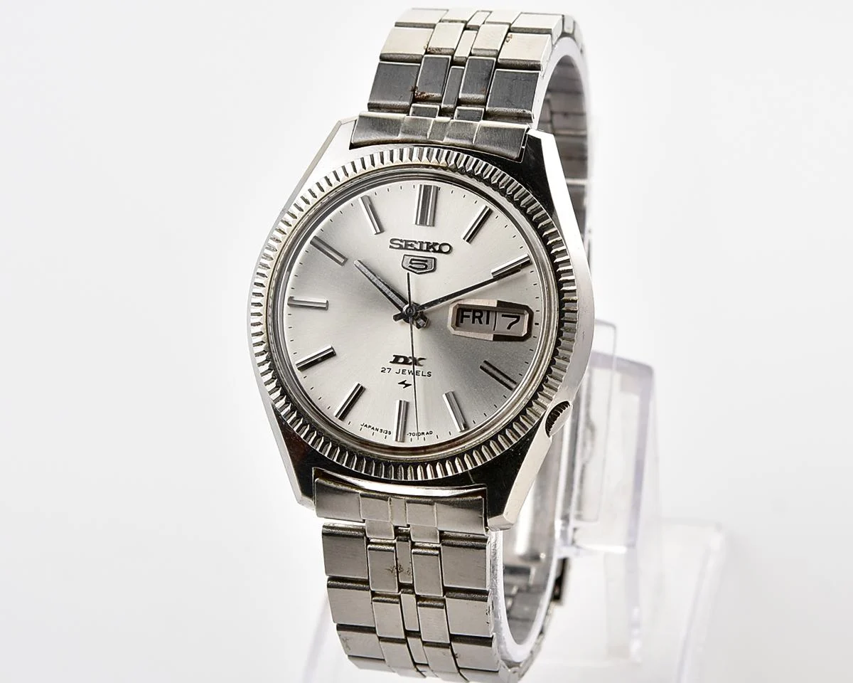 Vintage Seiko 5 DX (Deluxe) – Silver Sunburst Day-Date from November 1967