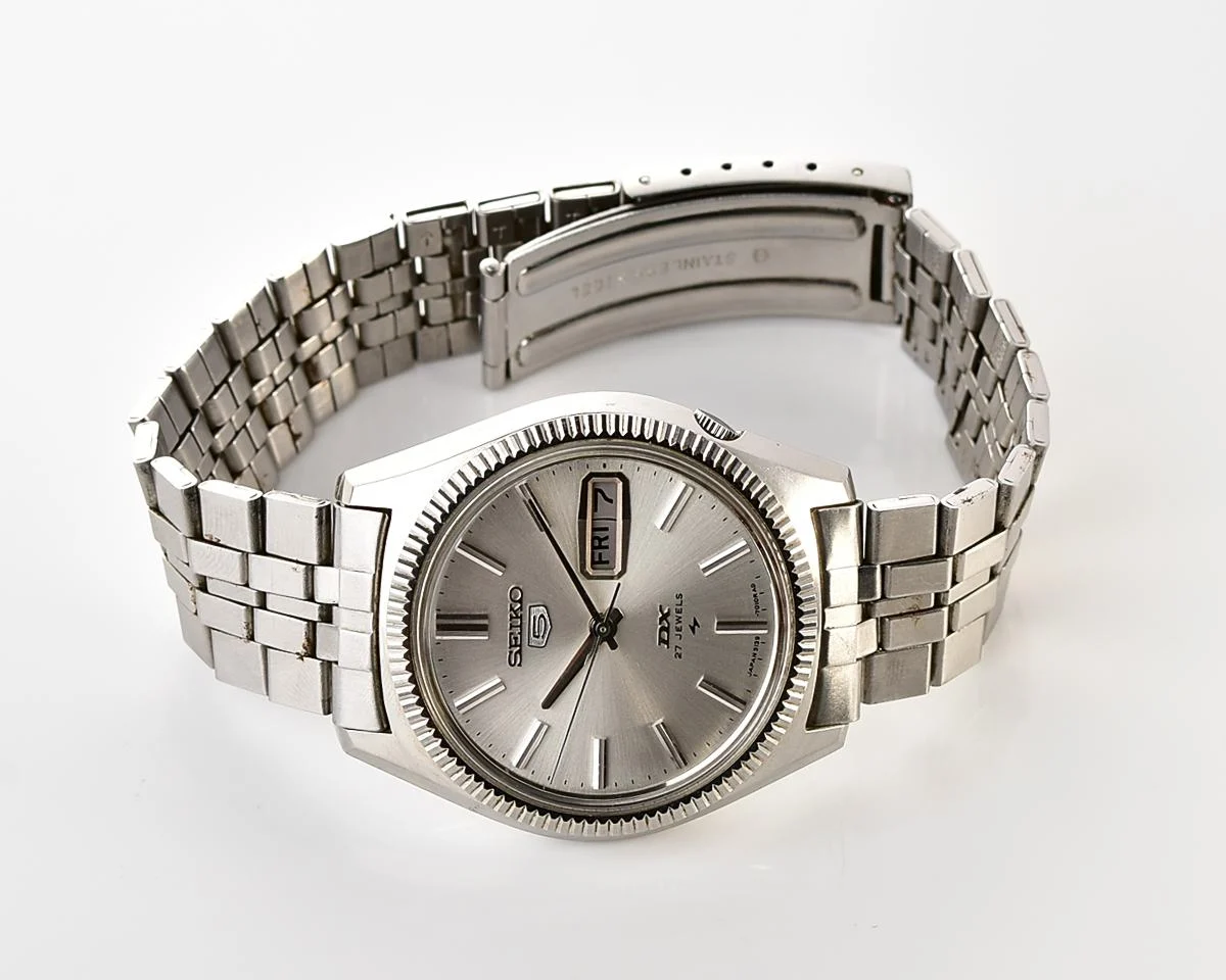 Vintage Seiko 5 DX (Deluxe) – Silver Sunburst Day-Date from November 1967