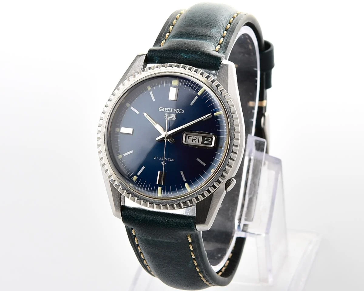 Vintage 1968 Seiko 5 Automatic with Deep Navy Sunburst Dial & Fluted Bezel