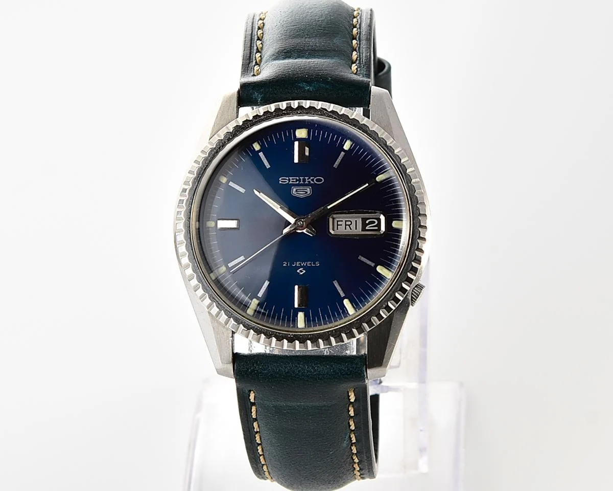 Vintage 1968 Seiko 5 Automatic with Deep Navy Sunburst Dial & Fluted Bezel