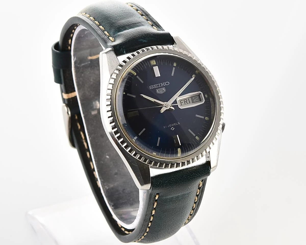 Vintage 1968 Seiko 5 Automatic with Deep Navy Sunburst Dial & Fluted Bezel