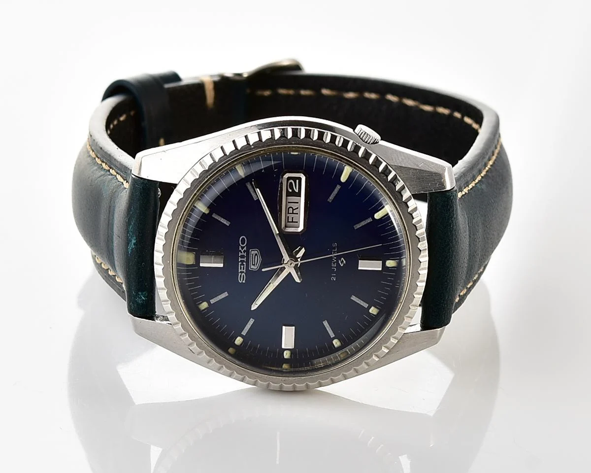 Vintage 1968 Seiko 5 Automatic with Deep Navy Sunburst Dial & Fluted Bezel