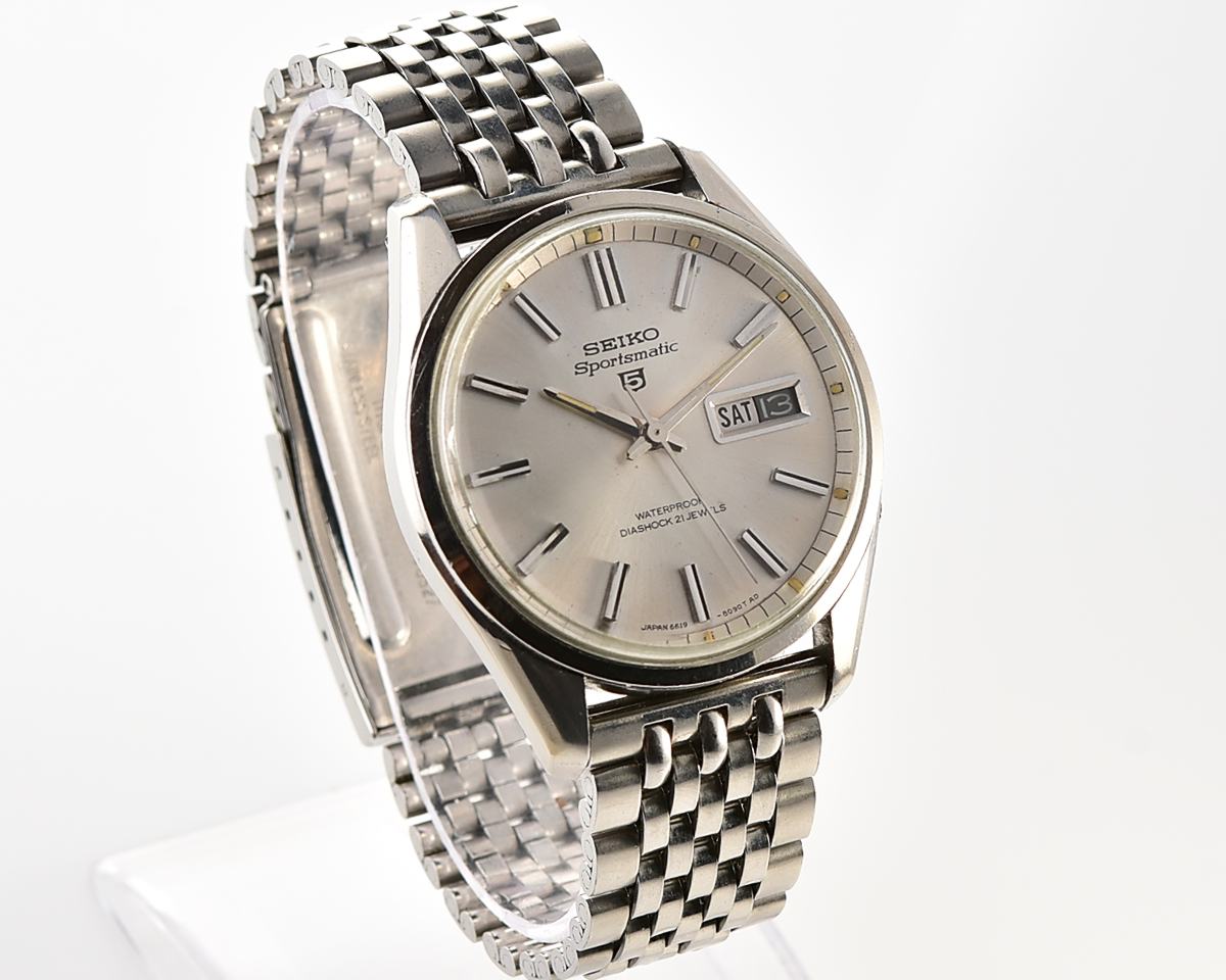 Vintage Seiko Sportsmatic 5 – Silver Sunburst dial with Day-Date Calendar from July 1966