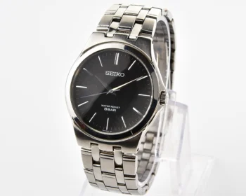 Seiko Spirit stylish slim quartz watch with integrated bracelet, September 2002 or 2012