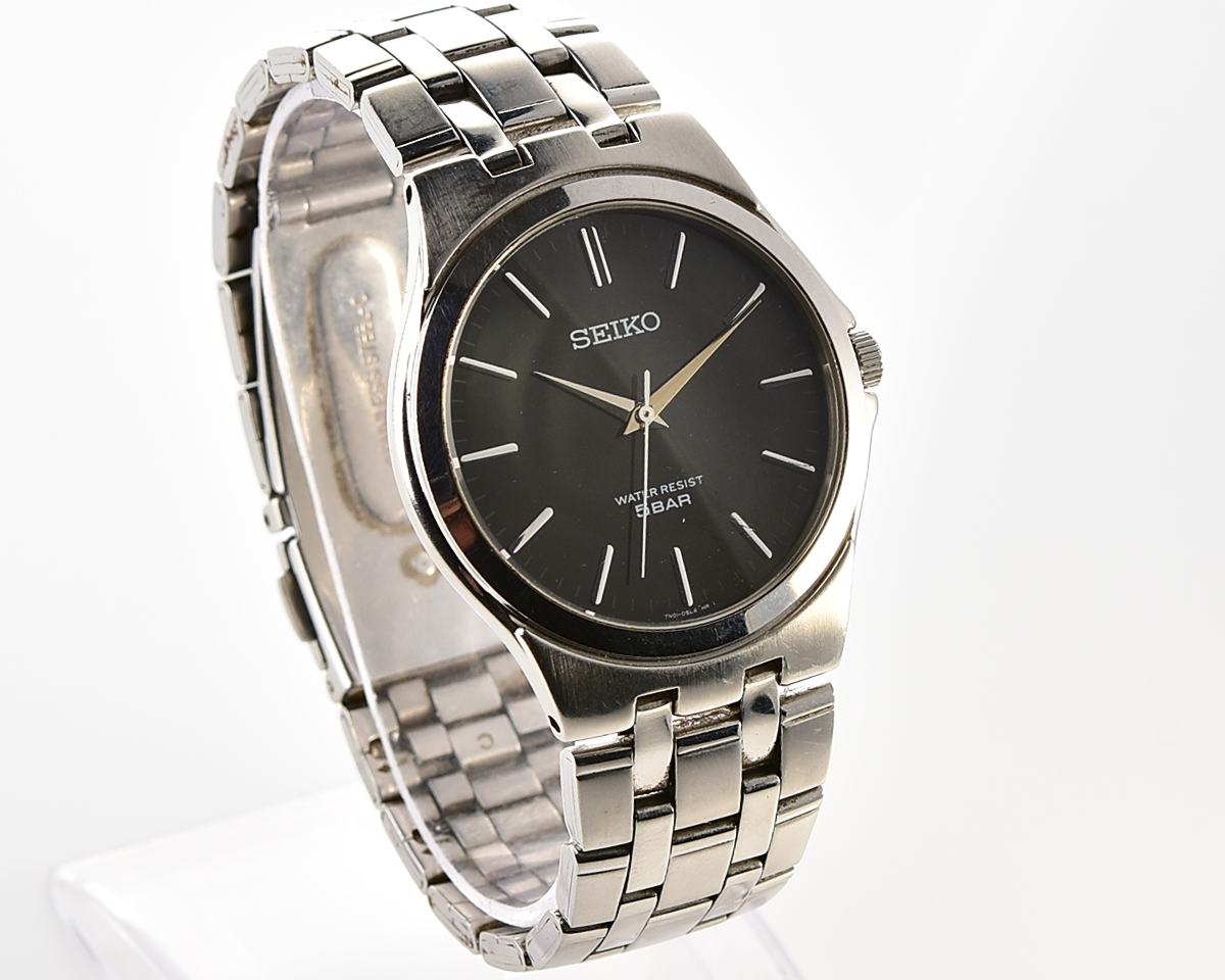 SEIKO Spirit stylish slim quartz watch with integrated bracelet from the 1990s