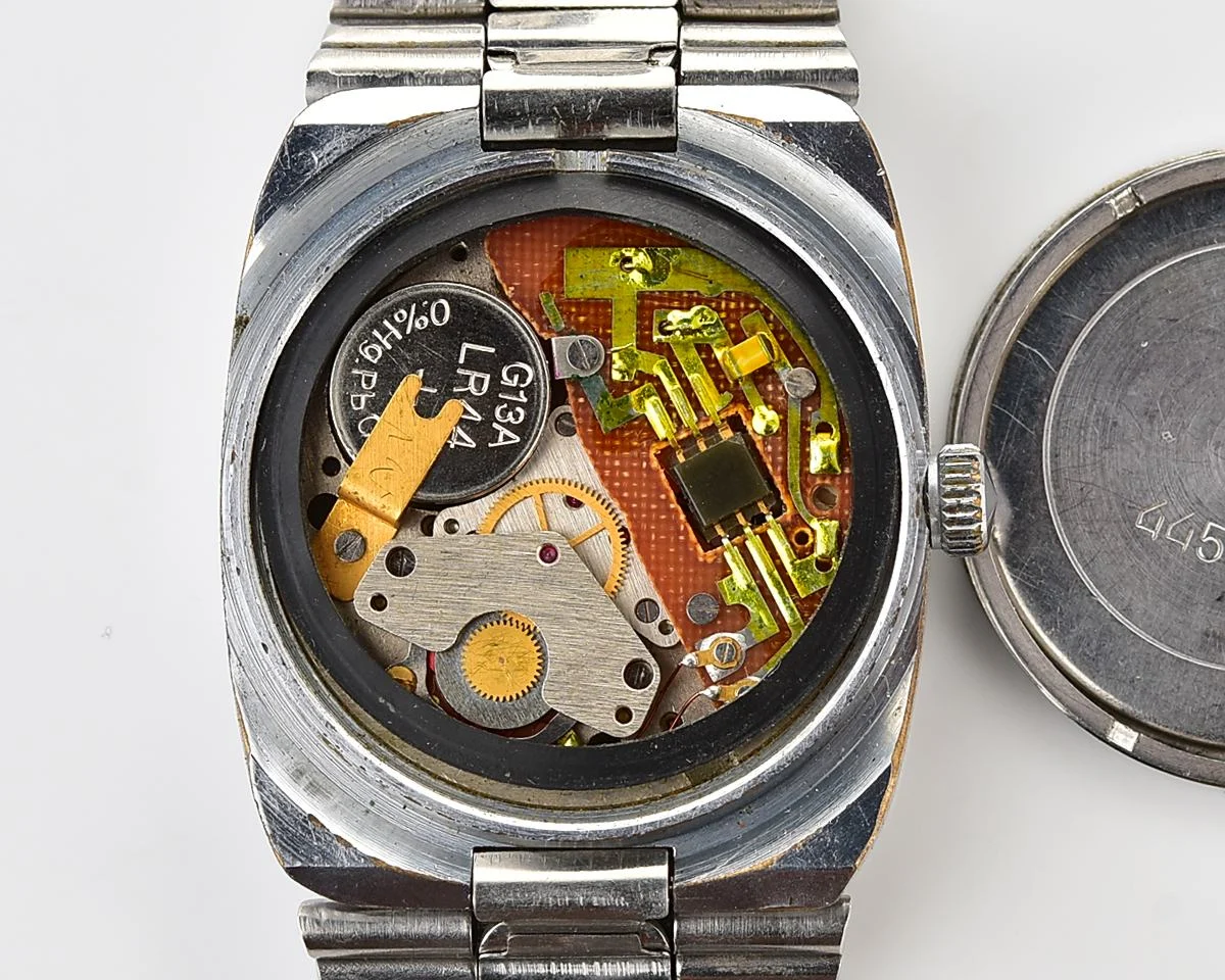 Vintage Soviet Slava quartz wristwatch with beautiful faceted crystal
