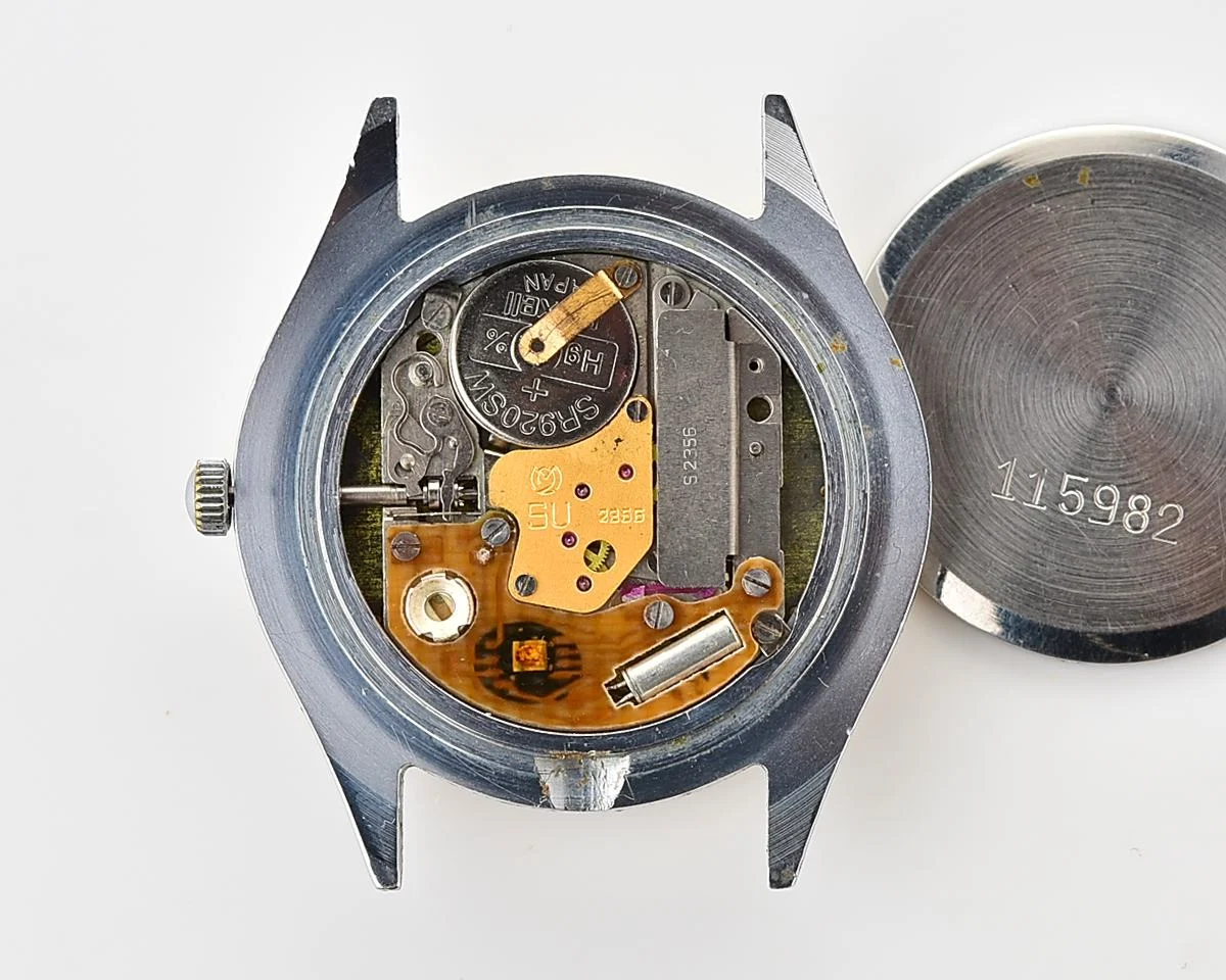 TIME CAPSULE: Soviet Poljot wristwatch with quartz movement – New Old Stock (NOS)!