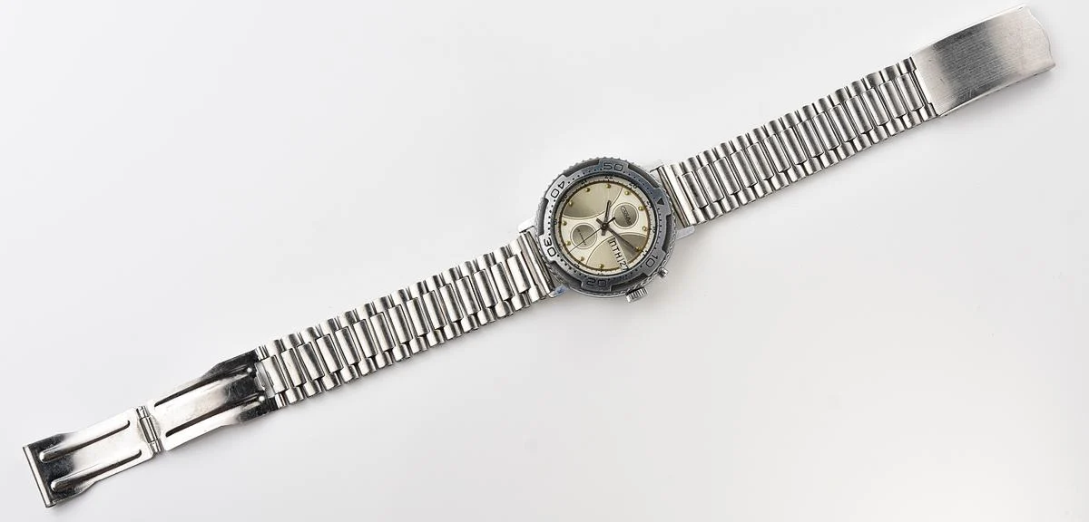 Slava mechanical vintage watch with automatic self-winding movement