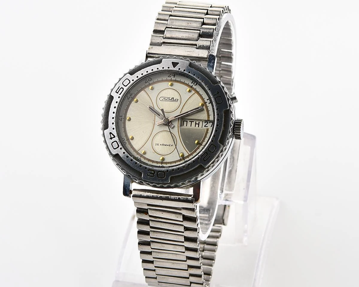 Slava mechanical vintage watch with automatic self-winding movement