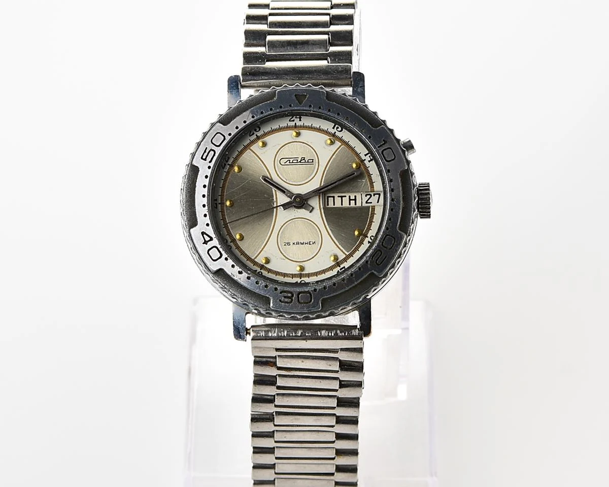 Slava mechanical vintage watch with automatic self-winding movement