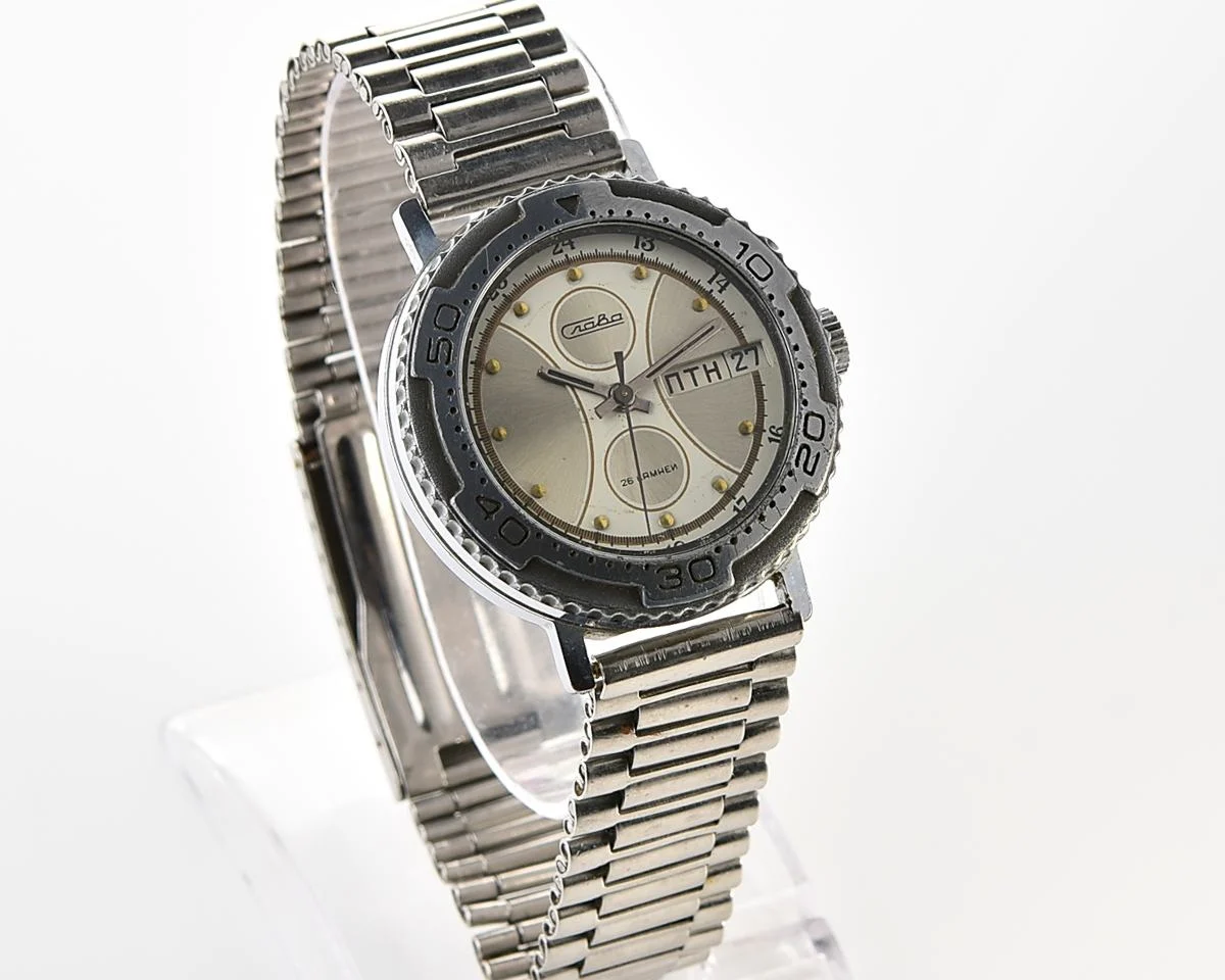Slava mechanical vintage watch with automatic self-winding movement