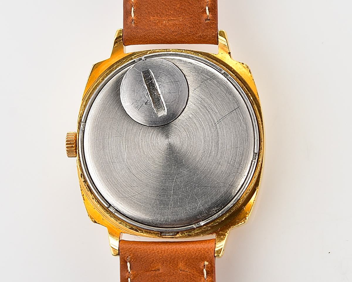 Rare soviet vintage watch LUCH with electro-mechanical hybrid 3045 movement!