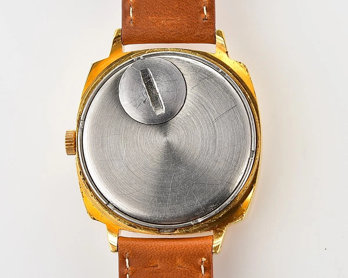 Rare Soviet vintage watch Luch with electro-mechanical hybrid 3045 movement!