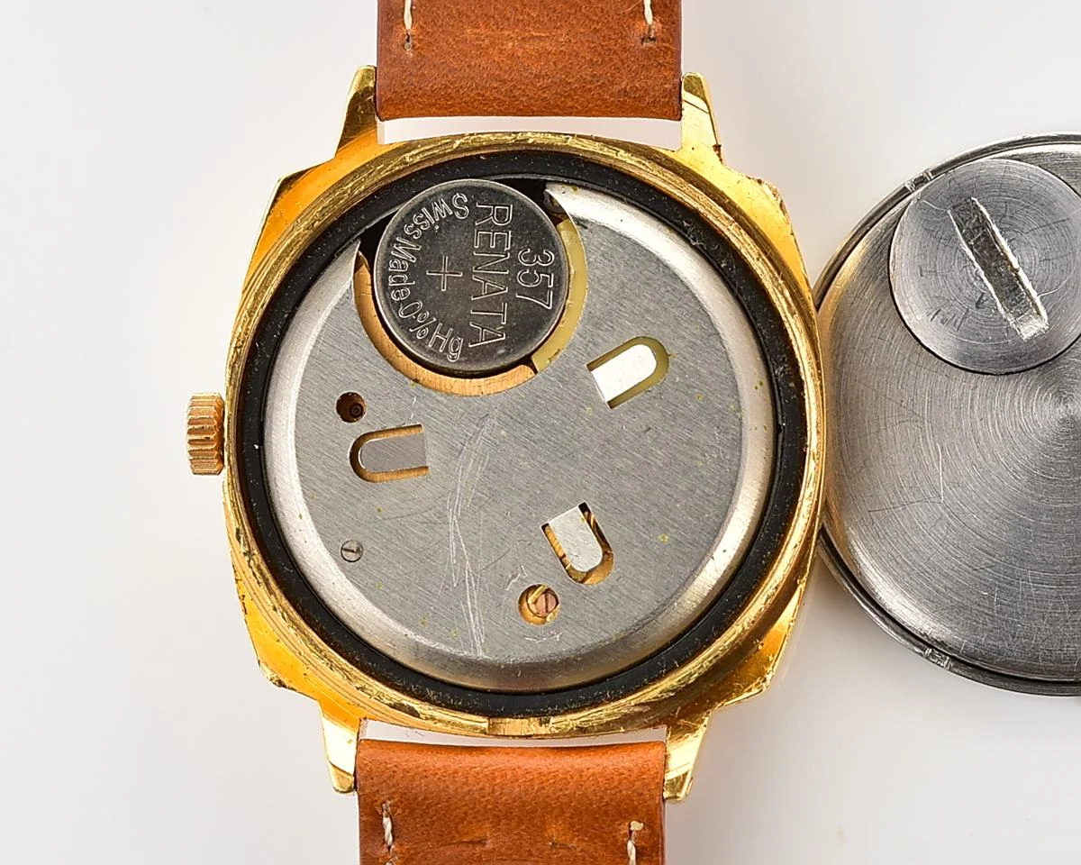 Rare Soviet vintage watch Luch with electro-mechanical hybrid 3045 movement!
