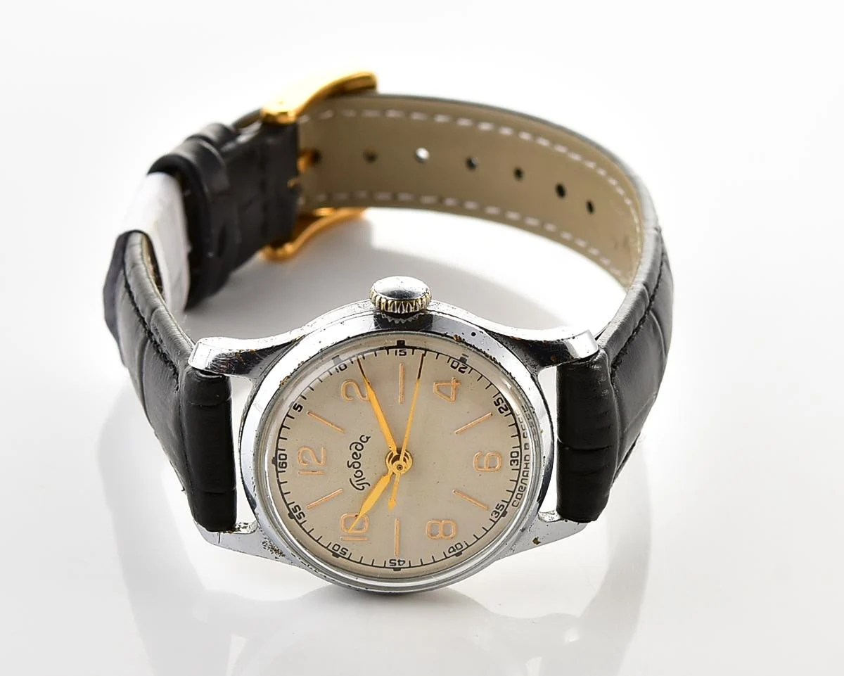 Uncommon Soviet Pobeda mechanical watch, ZiM factory 1950s