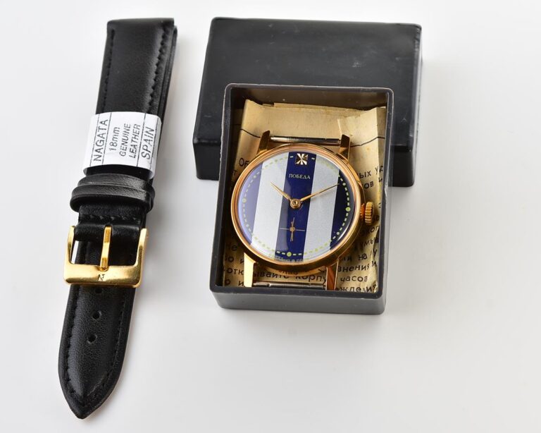 TIME CAPSULE: Mechanical POBEDA gold-plated watch in box – New Old Stock(NOS)!