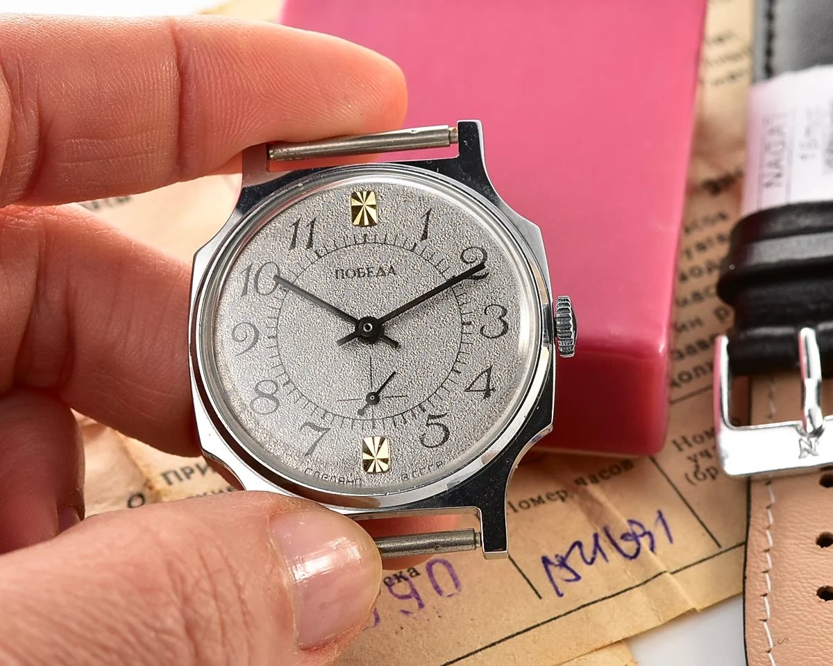 TIME CAPSULE: Soviet mechanical Pobeda watch in box – New Old Stock (NOS)!