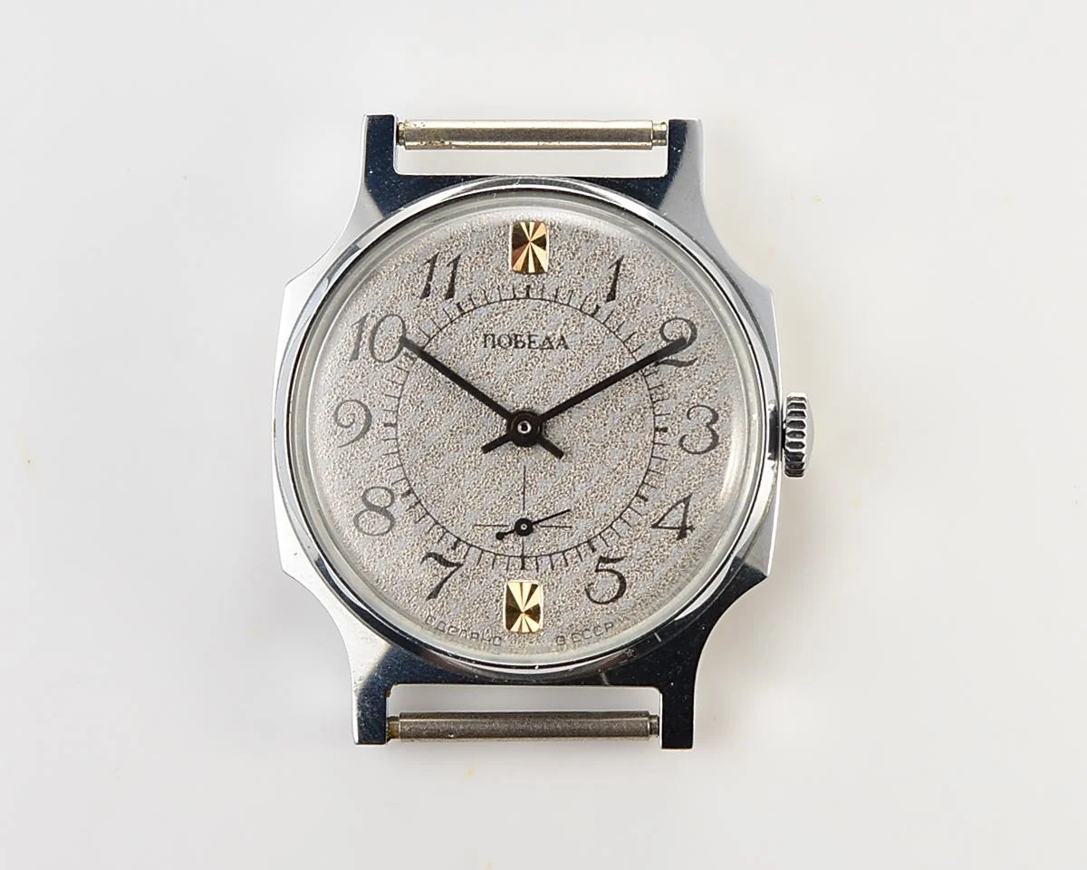 TIME CAPSULE: Soviet mechanical Pobeda watch in box – New Old Stock (NOS)!