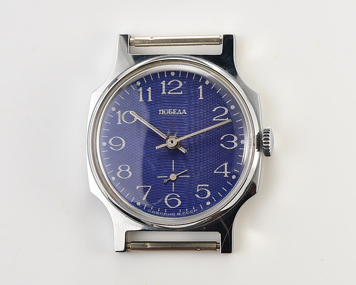 TIME CAPSULE: Soviet mechanical POBEDA watch in box – New Old Stock(NOS)!