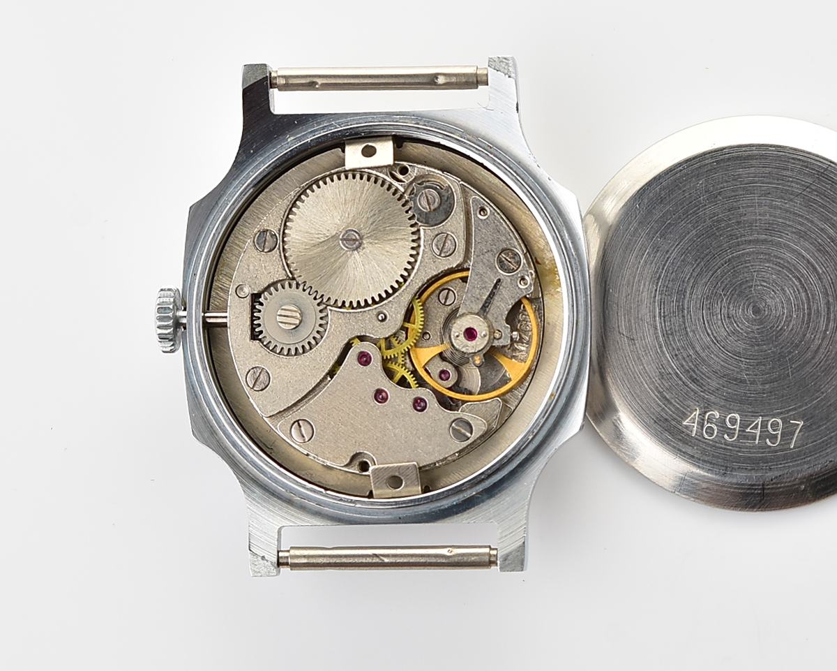 TIME CAPSULE: Soviet mechanical POBEDA watch in box – New Old Stock(NOS)!
