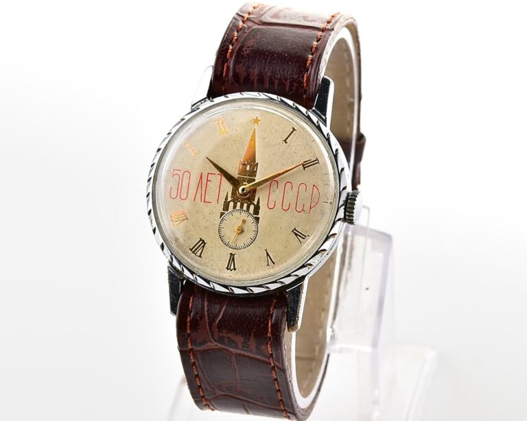 Vintage soviet mechanical POBEDA wrist watch with Kremlin