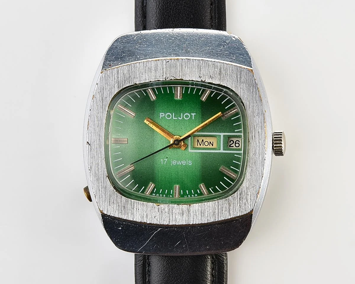 Vintage Soviet mechanical Poljot with day/date calendar - export version
