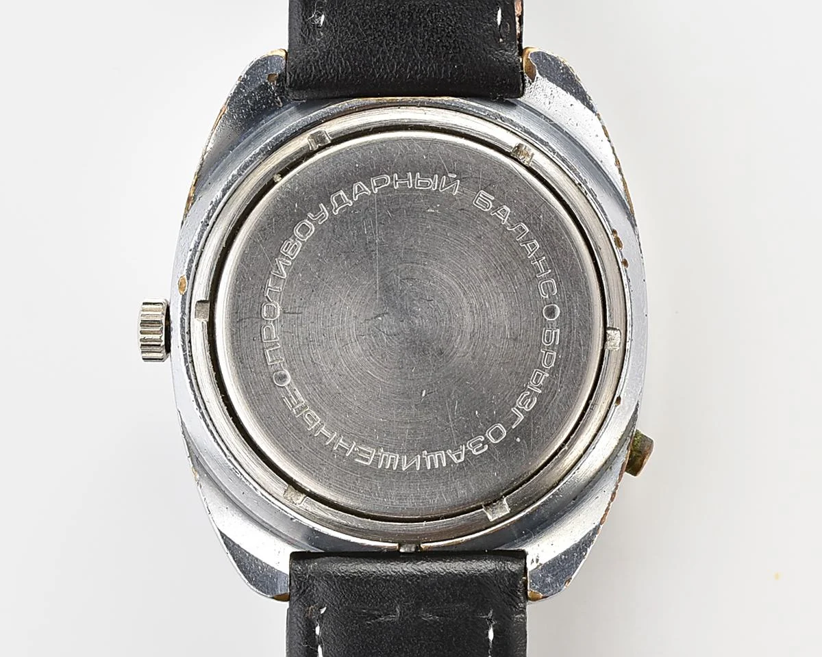 Vintage Soviet mechanical Poljot with day/date calendar - export version