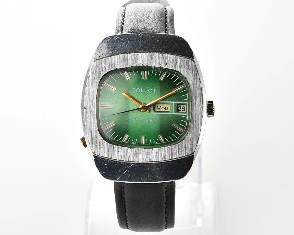 Vintage Soviet mechanical Poljot with day/date calendar - export version