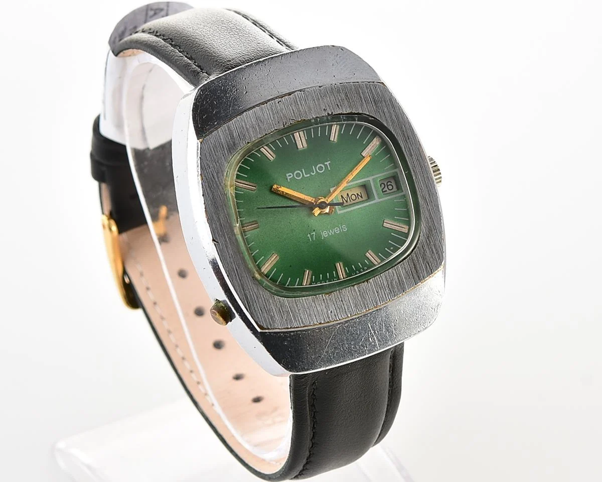 Vintage Soviet mechanical Poljot with day/date calendar - export version