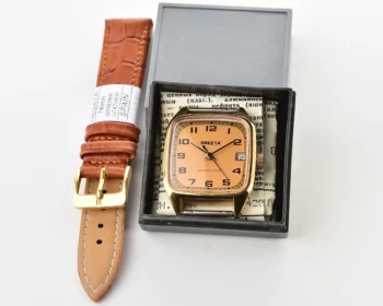 TIME CAPSULE: Vintage gold-plated Soviet Raketa watch, New Old Stock (NOS)!