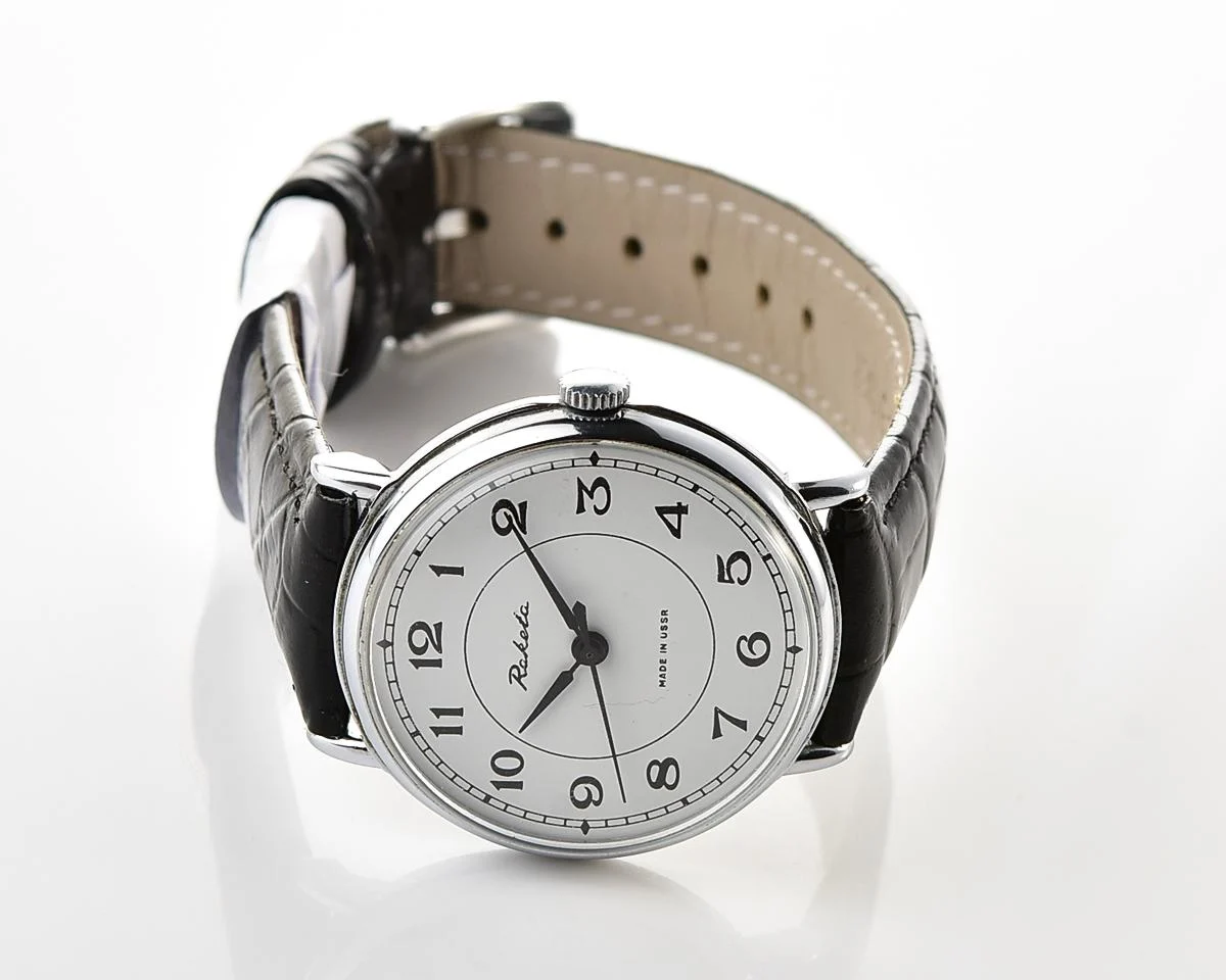 Excellent Soviet mechanical Raketa wristwatch