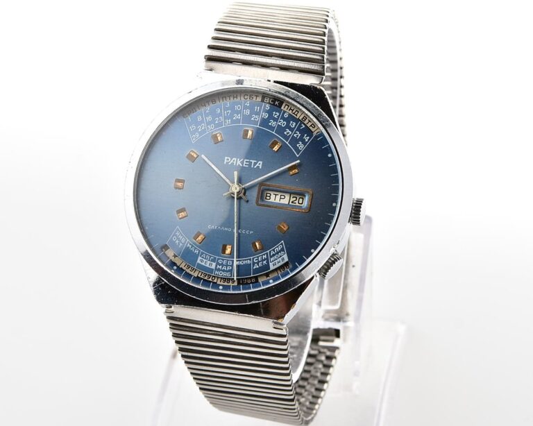 Soviet RAKETA perpetual calendar vintage mechanical watch