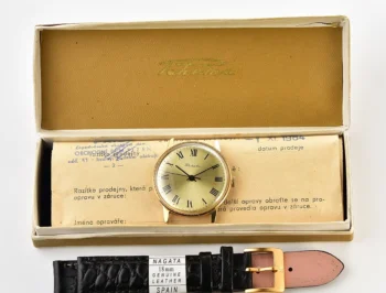 TIME CAPSULE: Vintage gold-plated Soviet Raketa watch, export version, New Old Stock (NOS)!