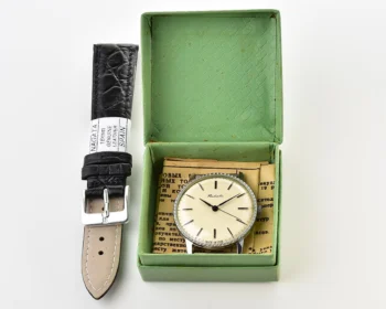 TIME CAPSULE: Vintage Soviet Raketa watch, New Old Stock (NOS)!