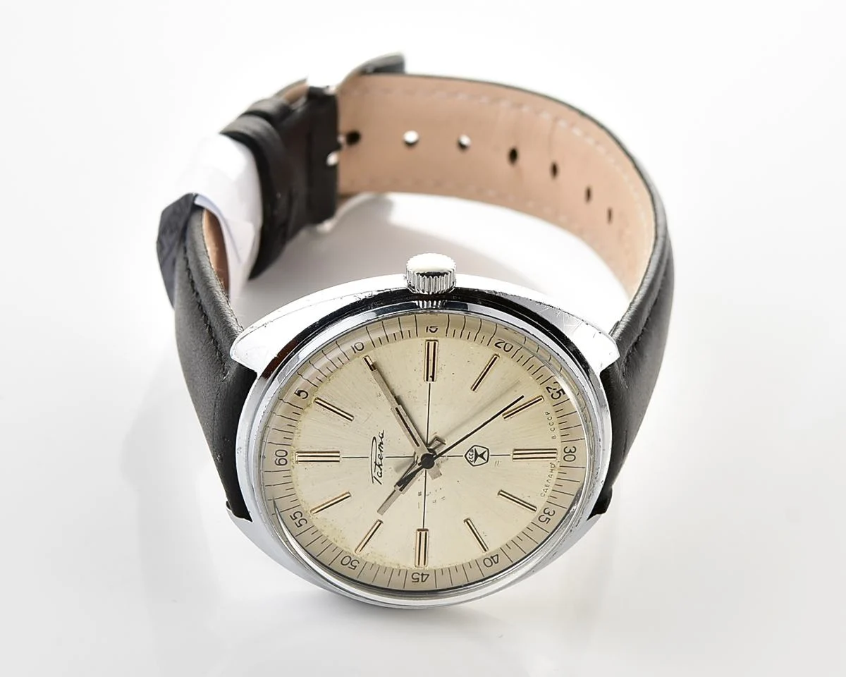 Excellent Soviet Raketa vintage mechanical wristwatch