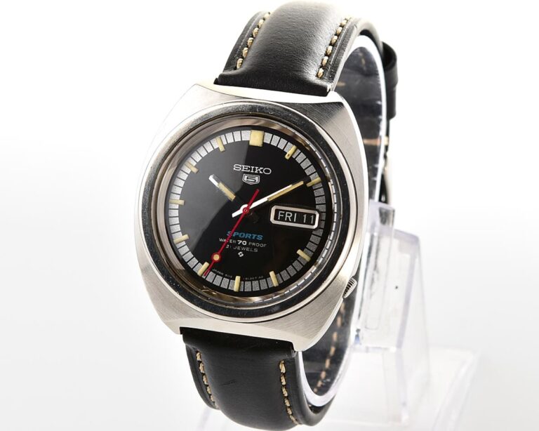 Vintage Seiko 5 Sports "Water 70m Proof" Sport Diver from July 1968