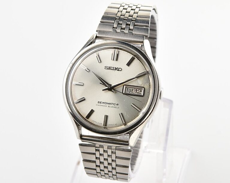 Vintage Seiko Seikomatic-R 30 Jewels Automatic wristwatch, from August 1966