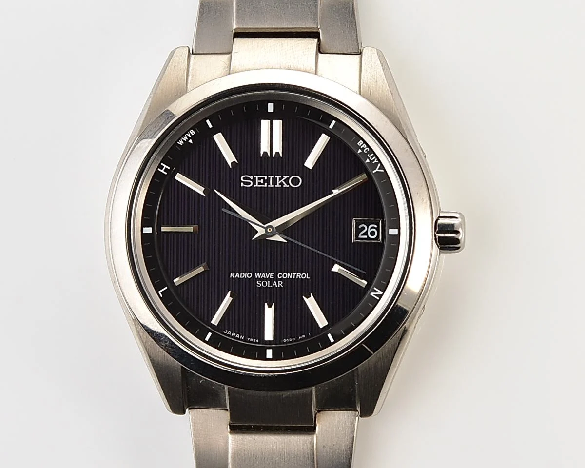 The Seiko Brightz Titanium “Radio Wave Control” JDM Exclusive – light-powered watch with automatic atomic time synchronization
