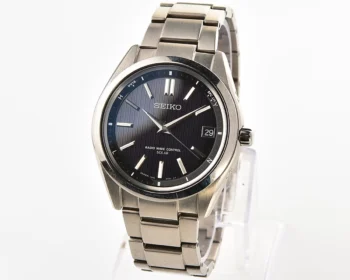 The Seiko Brightz Titanium “Radio Wave Control” JDM Exclusive – light-powered watch with automatic atomic time synchronization