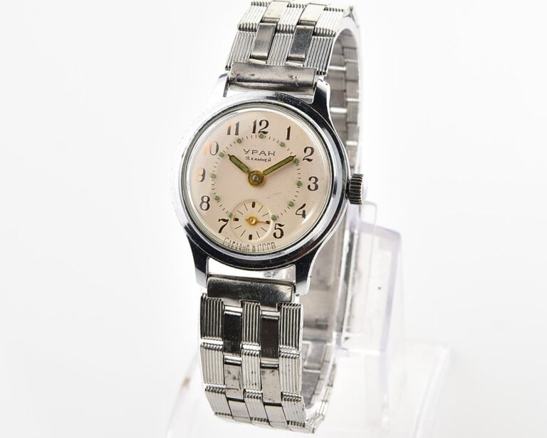 Excellent vintage soviet URAN mechanical wristwatch