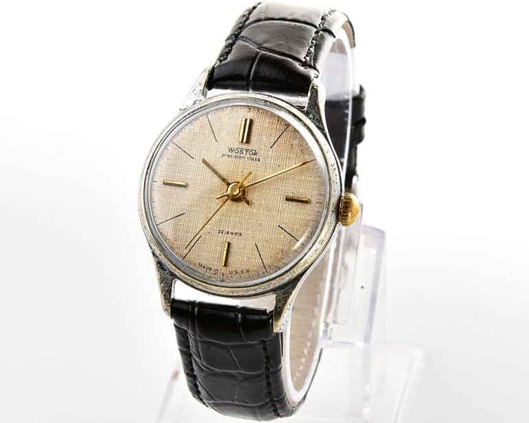 Wostok (Vostok) soviet wristwatch with 22 jewel precision mechanical movement!